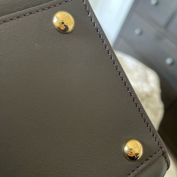 Authentic Fendi Peekaboo Handbag - Black leather w/ gold hardware (never worn) - Picture 6 of 8